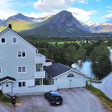Apartment Dreamvalley Isfjorden Eksteriør billede