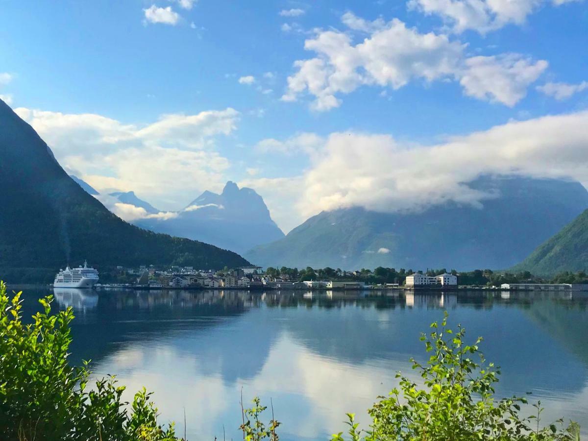 Apartment Dreamvalley Isfjorden Eksteriør billede