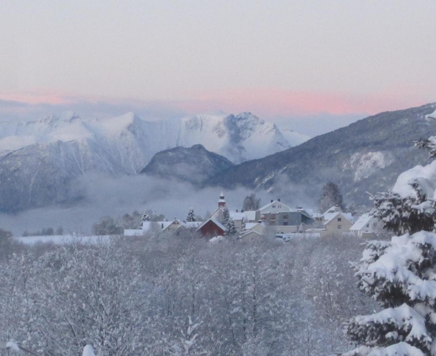 Apartment Dreamvalley Isfjorden Eksteriør billede